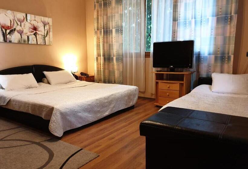 اتاق استاندارد سه نفره, Family Hotel Sonata