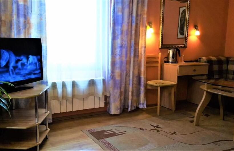 سوئیت با وان آب گرم, Family Hotel Sonata