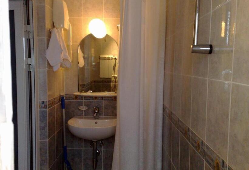 اتاق اکونومی, Family Hotel Sonata