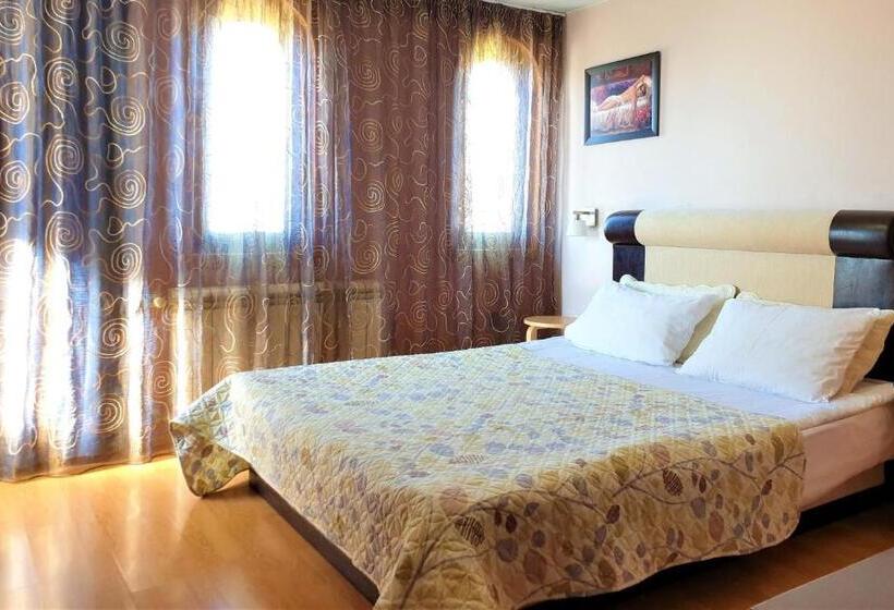 اتاق اکونومی, Family Hotel Sonata