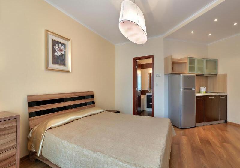 استودیوی استاندارد, Apart Hotel Golden Line