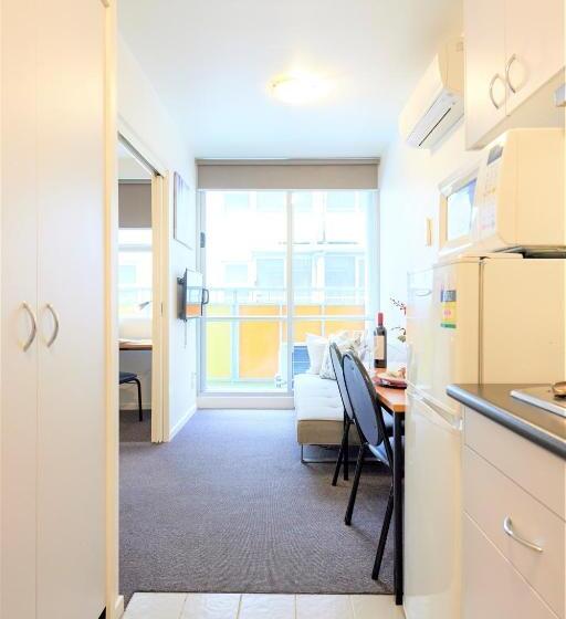 1 Bedroom Apartment, Arrow On Swanston