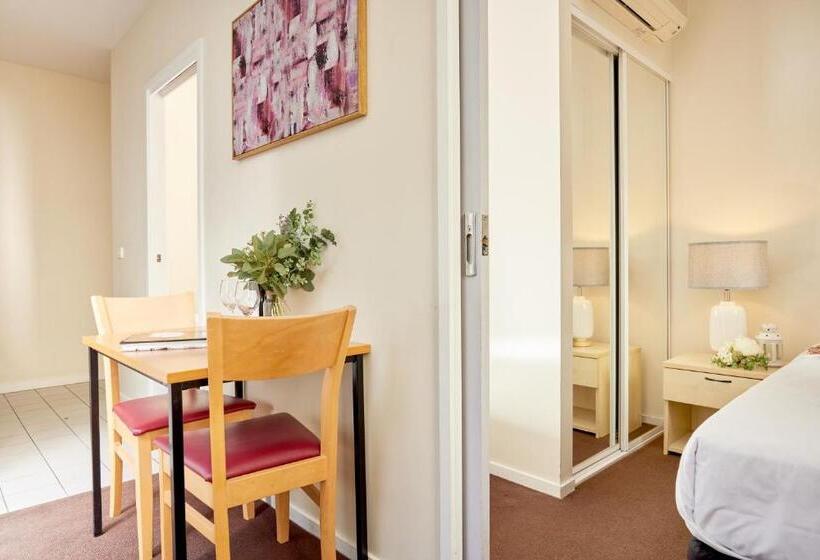 2 Bedroom Apartment, Arrow On Swanston