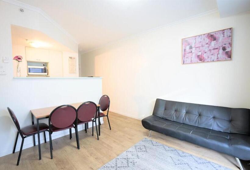 2 Bedroom Deluxe Apartment, Arrow On Swanston