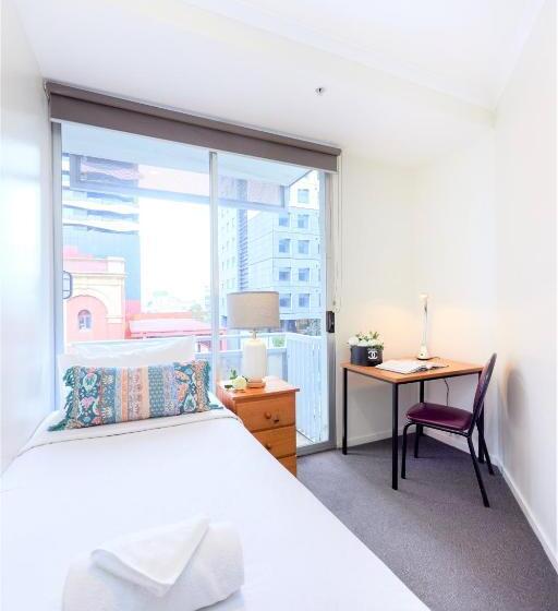 2 Bedroom Deluxe Apartment, Arrow On Swanston