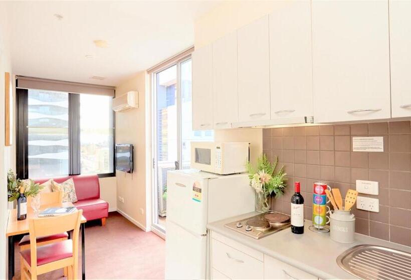 2 Bedroom Apartment, Arrow On Swanston