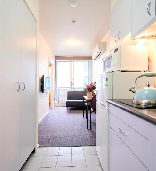 2 Bedroom Apartment, Arrow On Swanston