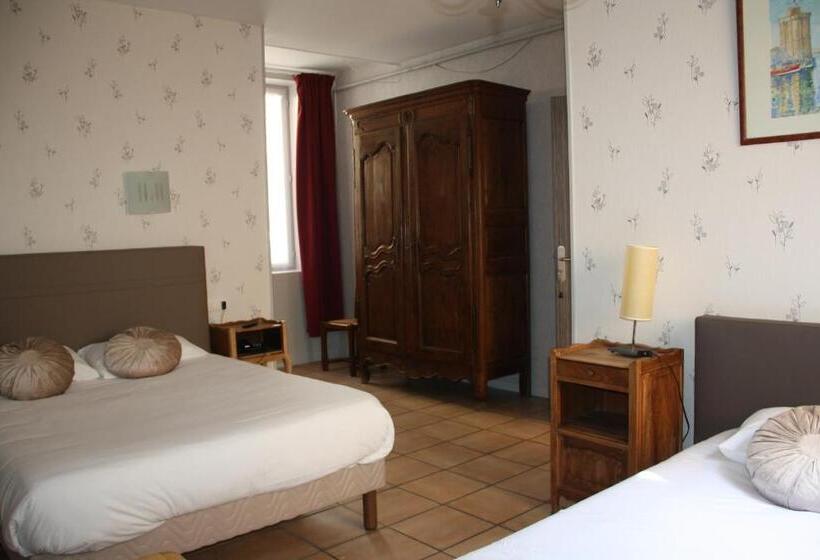 Chambre Standard, Hôtel République