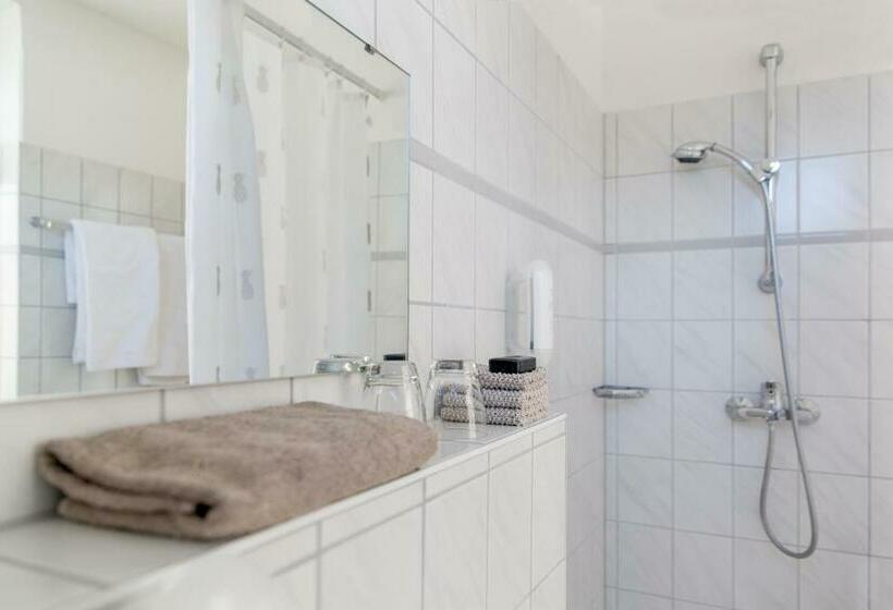 Economy Triple Room, Gasthaus Adler Ettenheim  Mit Self Check In   Key Boxes