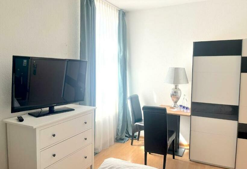 Economy Triple Room, Gasthaus Adler Ettenheim  Mit Self Check In   Key Boxes