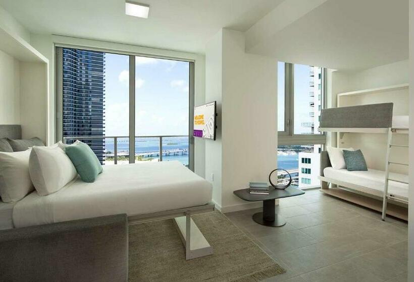 استودیوی استاندارد, Yotel Miami