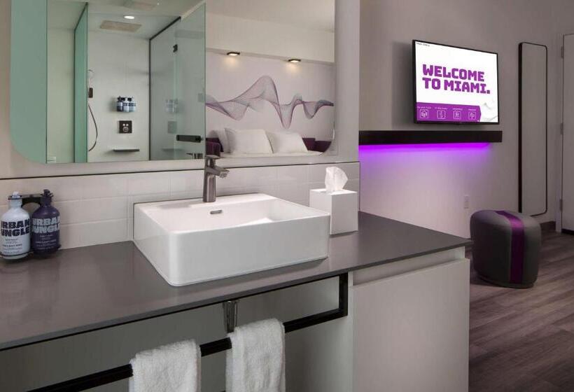 سوییت جونیور, Yotel Miami