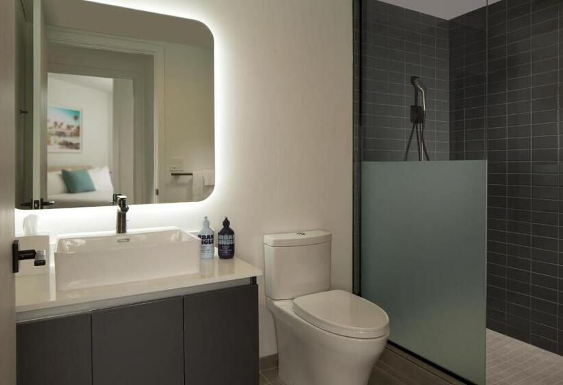 استودیوی استاندارد, Yotel Miami