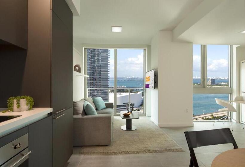 استودیو استاندارد با تختخواب سفری, Yotel Miami