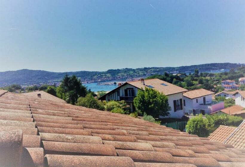 اتاق استاندارد سه نفره, Casa Baia Hendaye