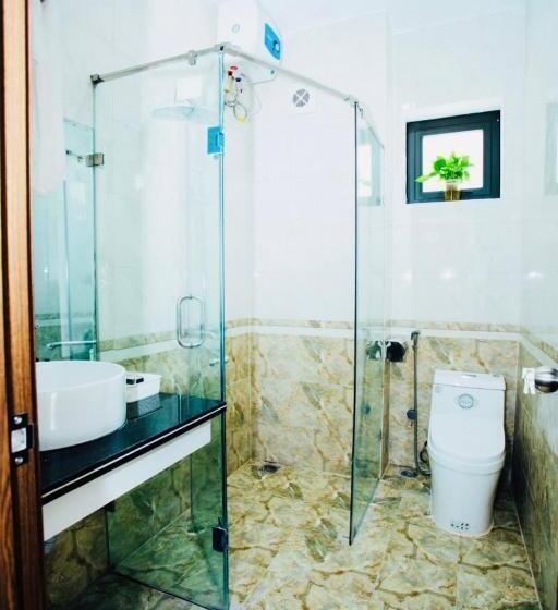 اتاق استاندارد چهارنفره با بالکن, Ros Hotel Tam đảo