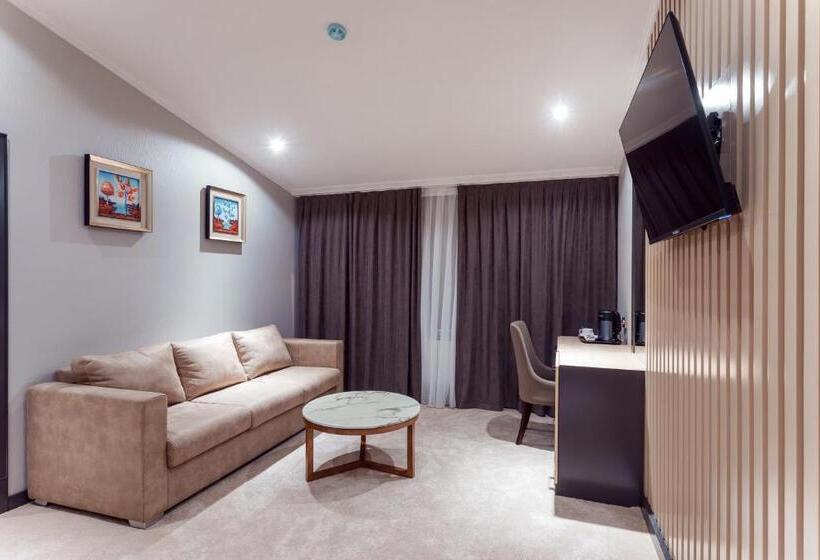 سوییت, Husma Hotel & Spa