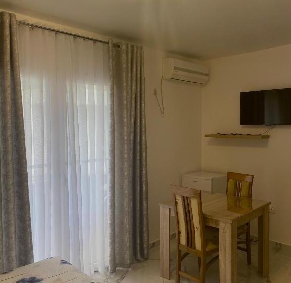 اتاق استاندارد یک نفره, Apartmani Orlović Bar