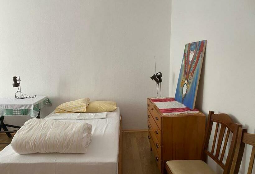 اتاق استاندارد سه نفره, Rupa Guest House Camping Shkoder