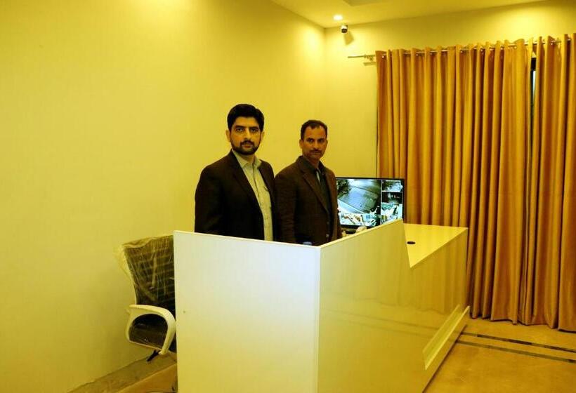 سوییت خانوادگی, Grand Hayat Guest House