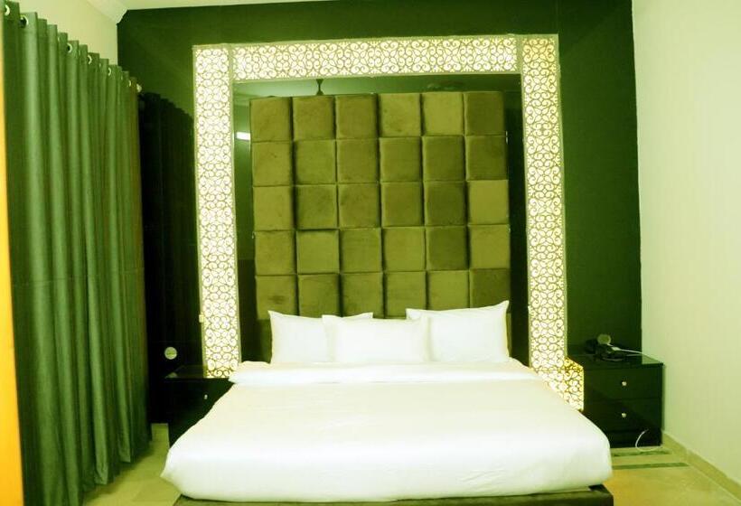 سوییت خانوادگی, Grand Hayat Guest House