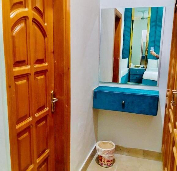 سوییت خانوادگی, Grand Hayat Guest House