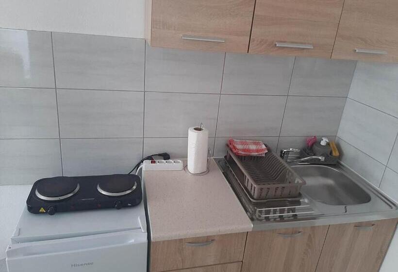 سوییت خانوادگی, Vila Centar Mb