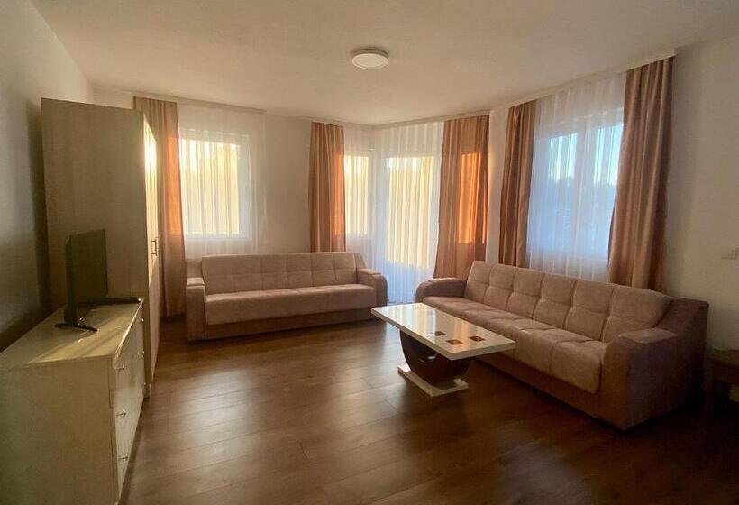 سوییت خانوادگی, Vila Centar Mb