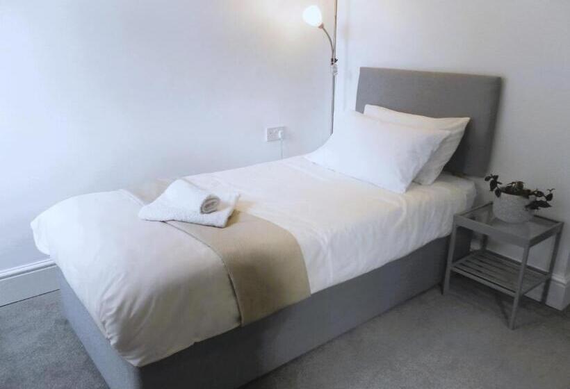 اتاق استاندارد یک نفره, Claremont