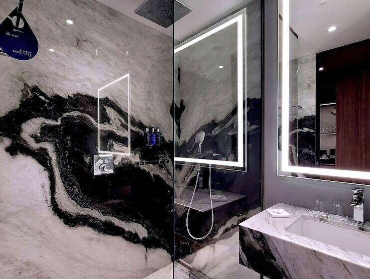 اتاق پرمیوم, Radisson Blu Aurum Hotel, Brasov