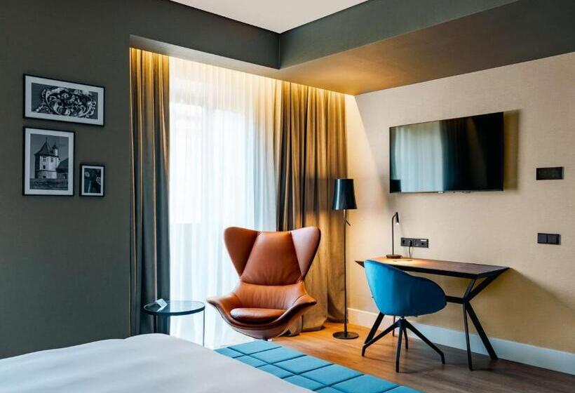 اتاق پریمیوم با بالکن, Radisson Blu Aurum Hotel, Brasov