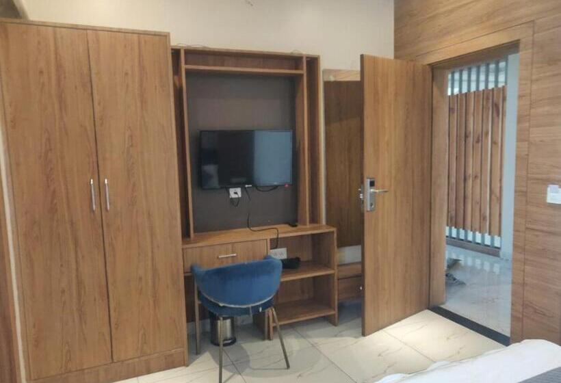 اتاق لوکس, Ekana