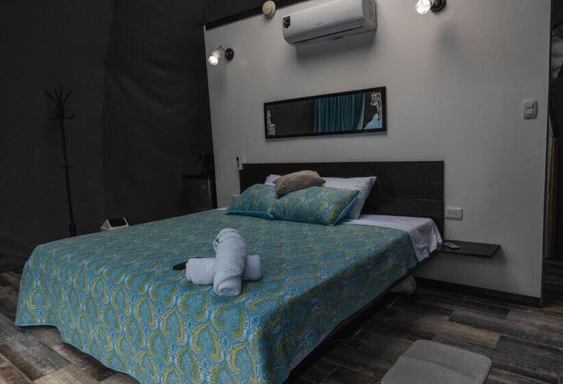 چادر با خدمات رفاهی استاندارد, Villas Y Glampings Mya  Puerto Viejo, Limon, Cr