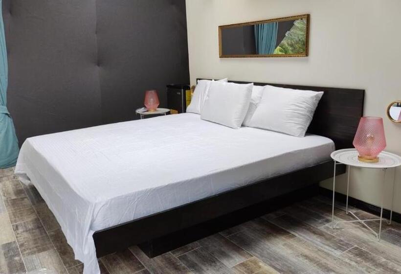 چادر با خدمات رفاهی پایه, Villas Y Glampings Mya  Puerto Viejo, Limon, Cr