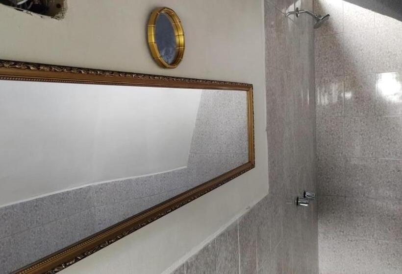 چادر با خدمات رفاهی پایه, Villas Y Glampings Mya  Puerto Viejo, Limon, Cr