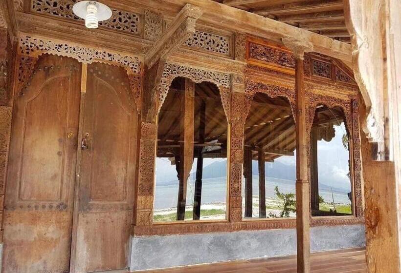 سوییت لوکس, Eco Dive Resort Alycastre