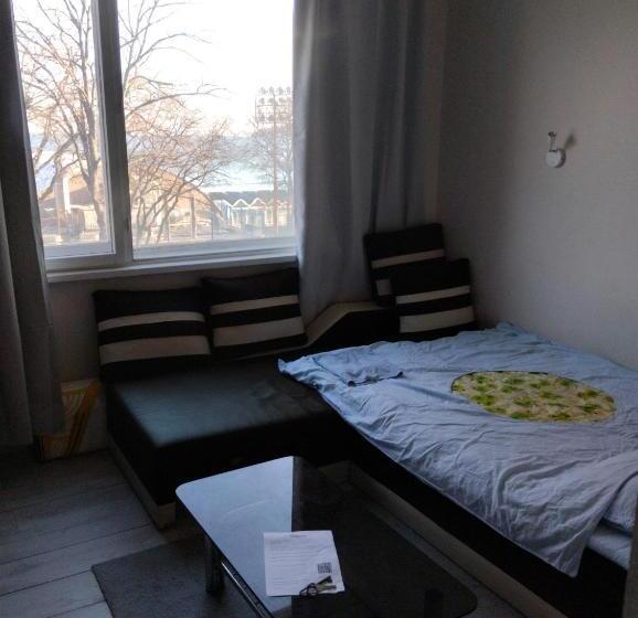 اتاق استاندارد با سرویس بهداشتی مشترک, My Room