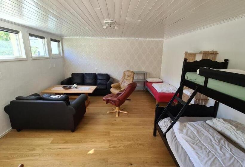 غرفة قياسية رباعية حمام مشترك, Trolltunga Lodge