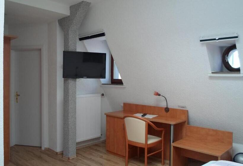 Quarto standart individual, An Der Karlstadt