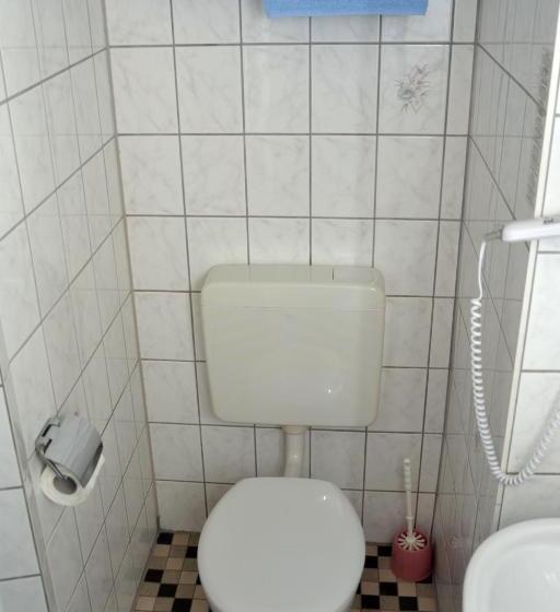 Quarto standart individual, An Der Karlstadt