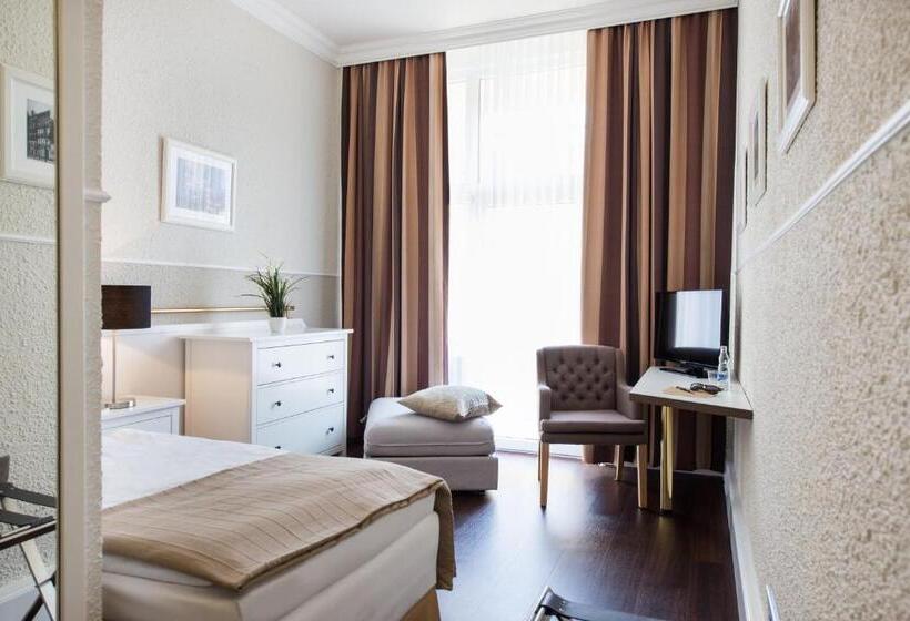 اتاق استاندارد یک نفره, Stralsund