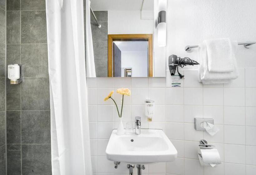 اتاق استاندارد یک نفره, Signature Hotel Astoria
