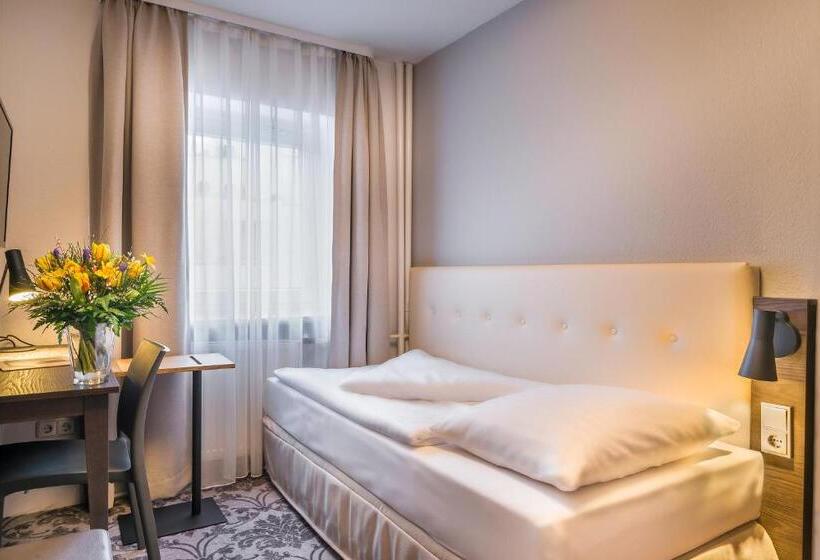 اتاق استاندارد یک نفره, Signature Hotel Astoria
