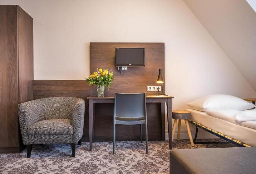 Quarto Triplo Standart, Signature  Astoria Hamburg