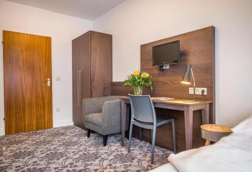 Quarto Triplo Standart, Signature  Astoria Hamburg