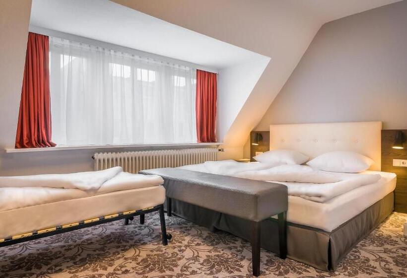 Standard Triple Room, Signature  Astoria Hamburg