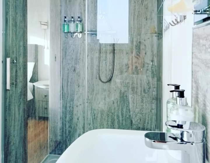 اتاق استاندارد با چشم‌انداز دریا, Flotnar Hús   Ensuite Rooms