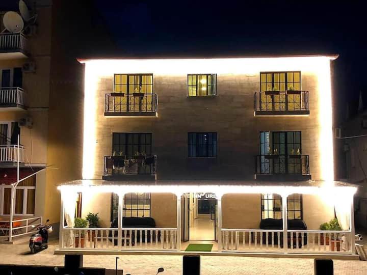 سوییت با چشم‌انداز استخر, Del Mar