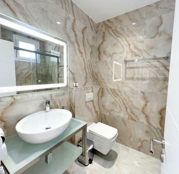 اتاق استاندارد سه نفره, Ionian View B&b