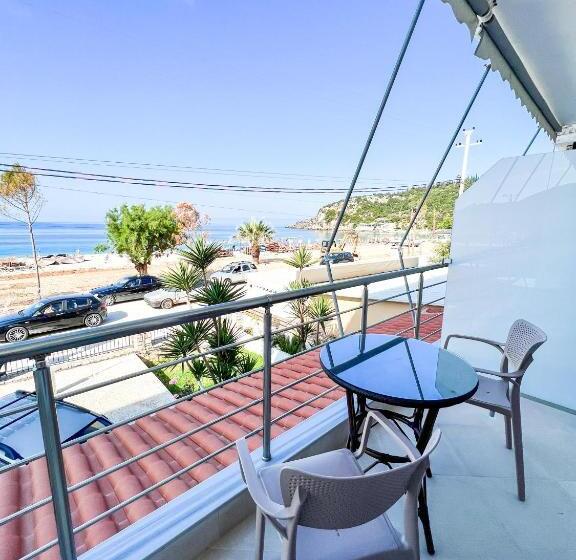 اتاق استاندارد با چشم‌انداز دریا, Ionian View B&b